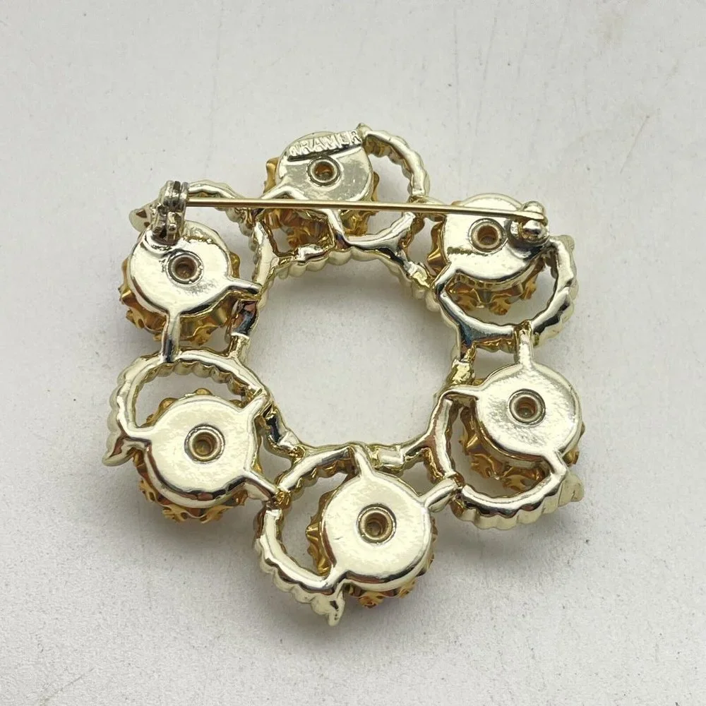 Vintage Kramer Brooch Circular Lavender Aurora Borealis Rhinestones Gold Tone - Picture 5 of 7